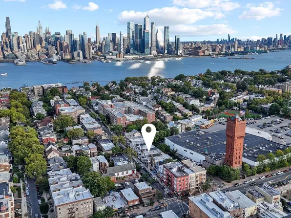 83 Liberty Place image 36 of 43