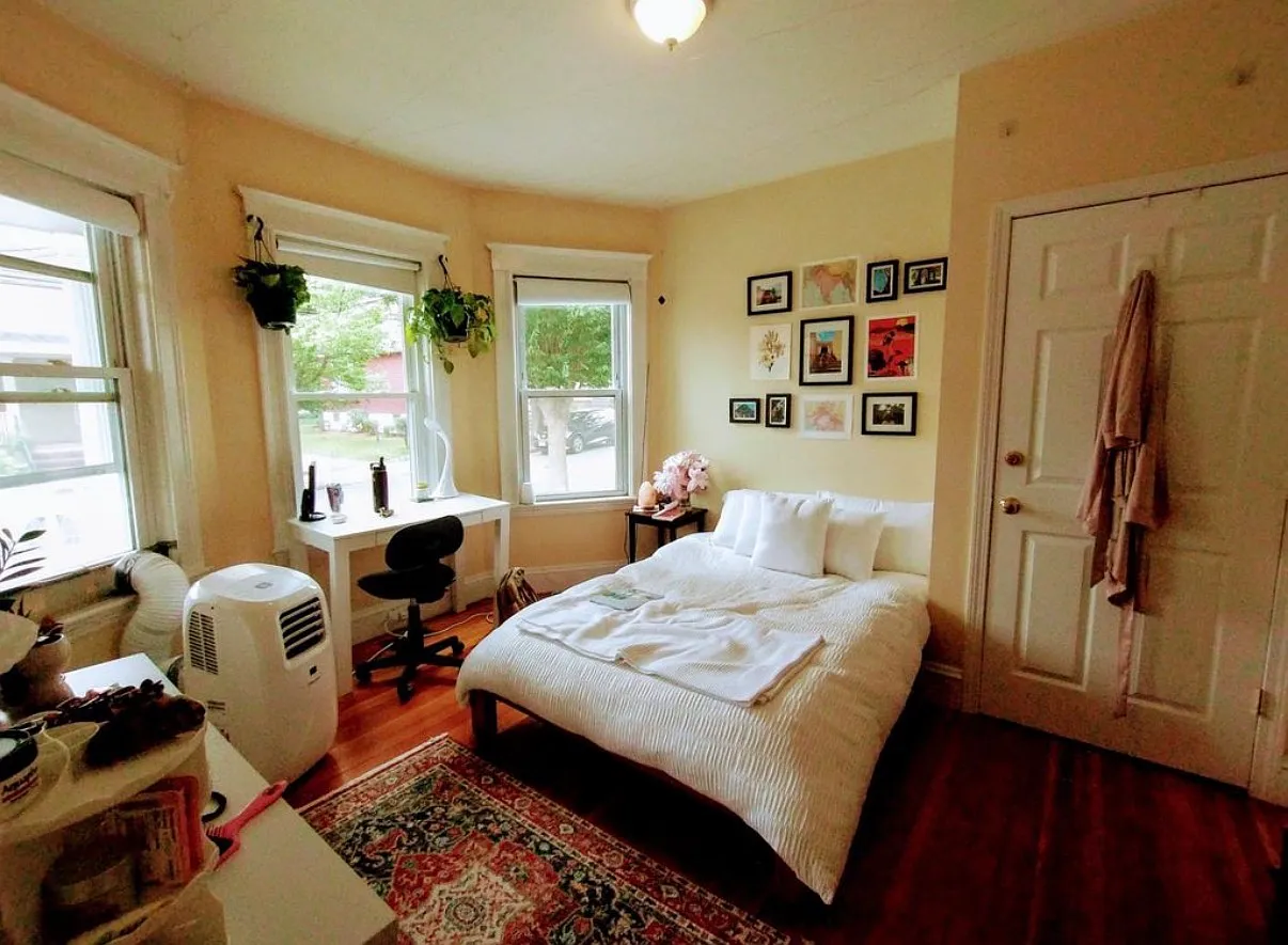 4 bed, $5,400 — Photo 4
