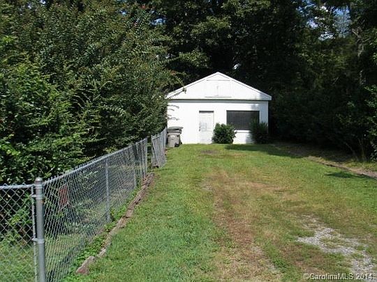 3rd image of 2612 Mary Ave