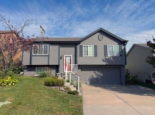 17130 Taylor St, Omaha, NE 68116