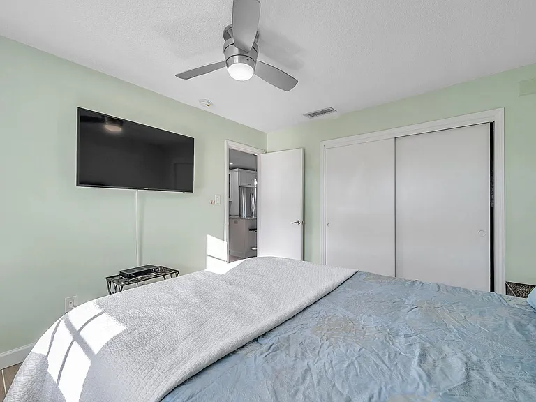 4728 Beach Dr SE #A — Photo 28