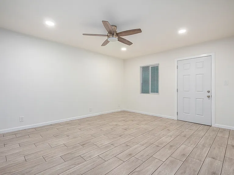 5107 N 28th Dr #3 — Photo 18