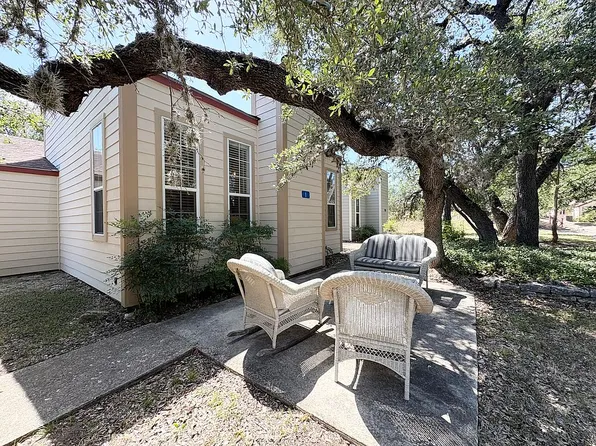 1 Townhouse Cir #1, Wimberley, TX 78676