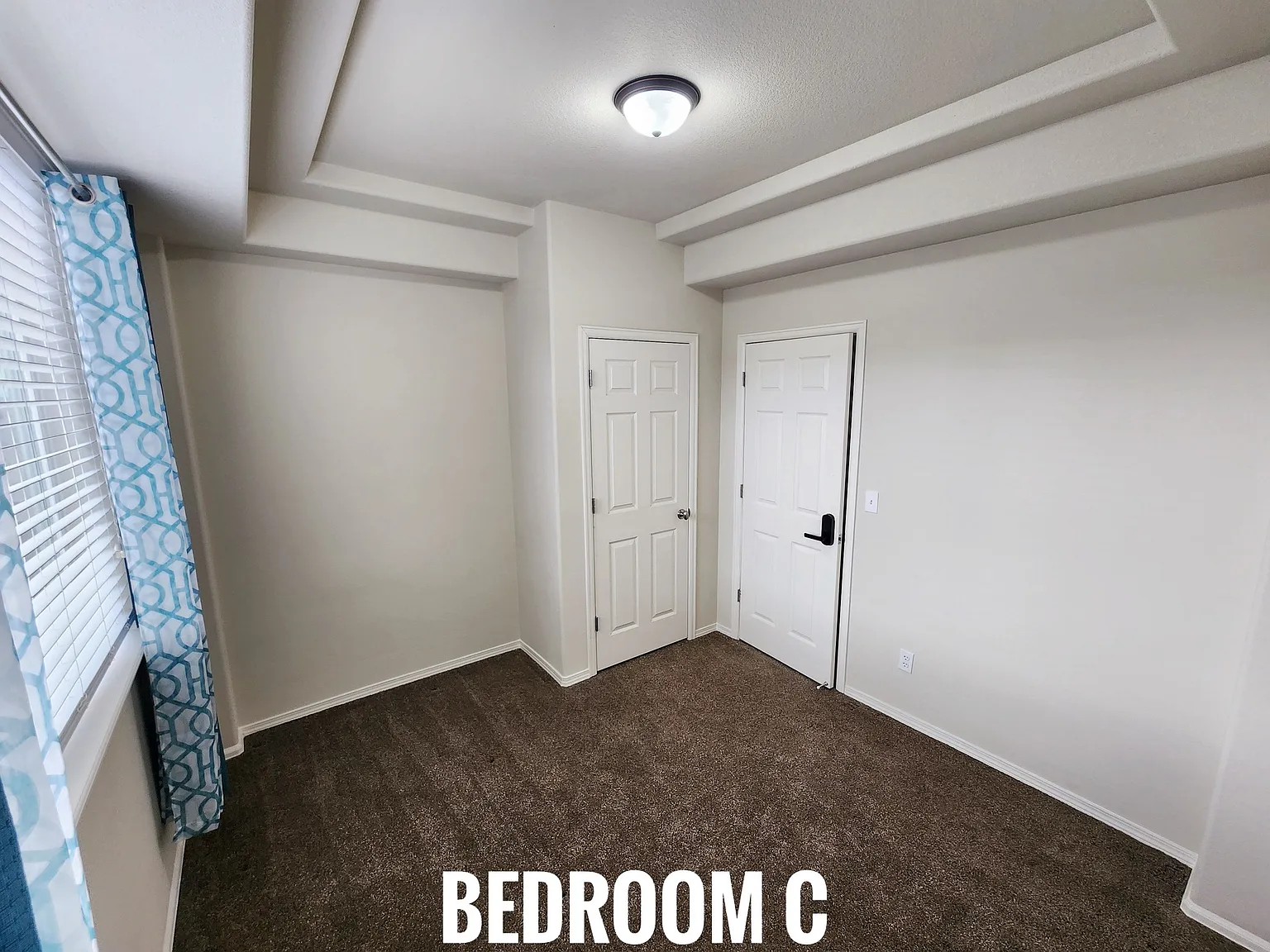 6 bed, 4.0 bath, 2358 sqft, $675 — Photo 1
