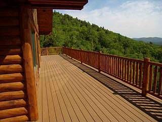 800+ Sq.feet of deck