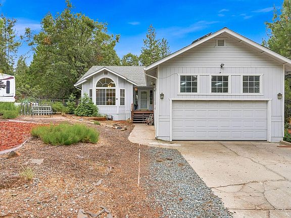 4th image of 25976 Kings Ct