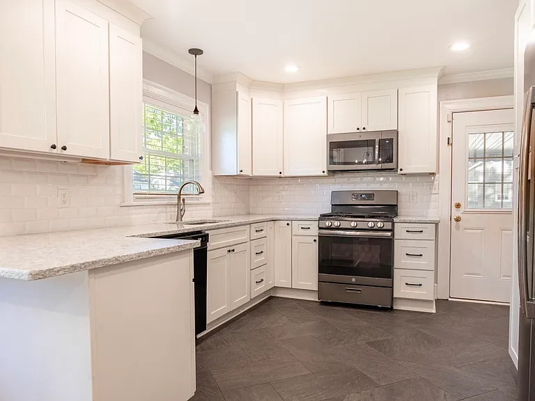 201 Dodd St NW — Photo 4