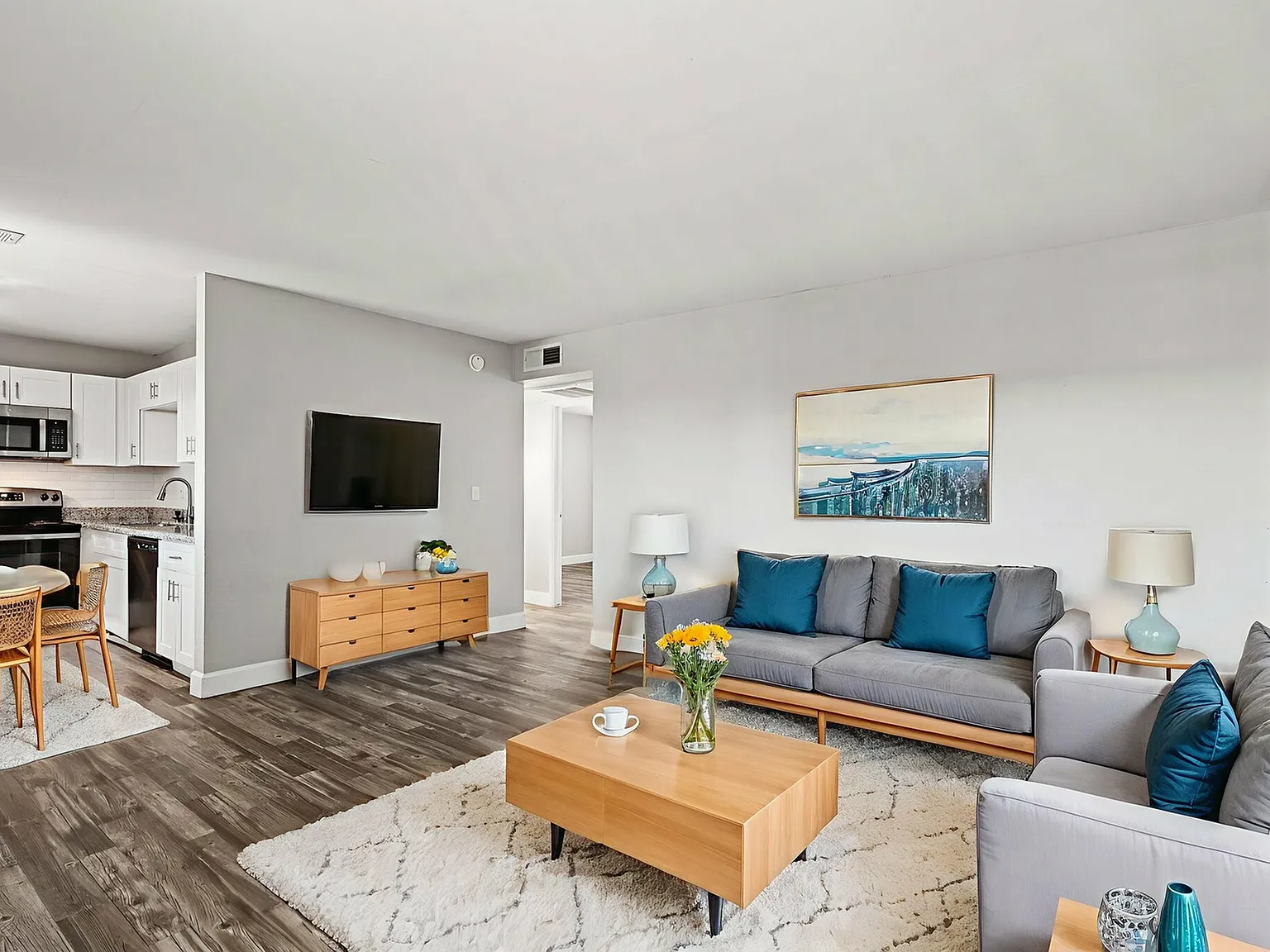 The Oaks Apartments — Photo 2