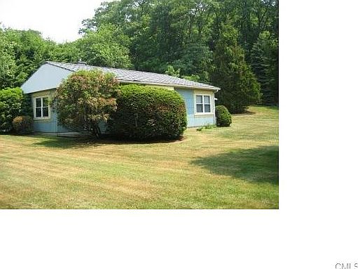2nd image of 159 Hoyt St