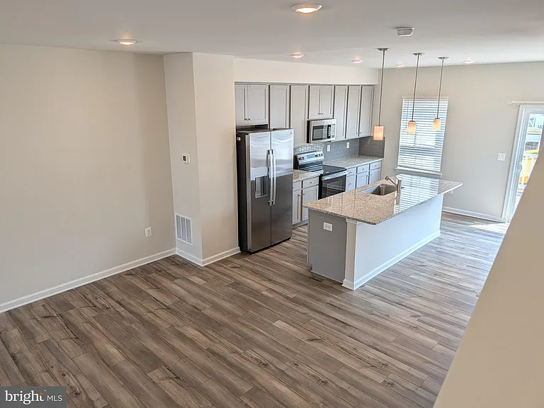 266 Swan Ave — Photo 12