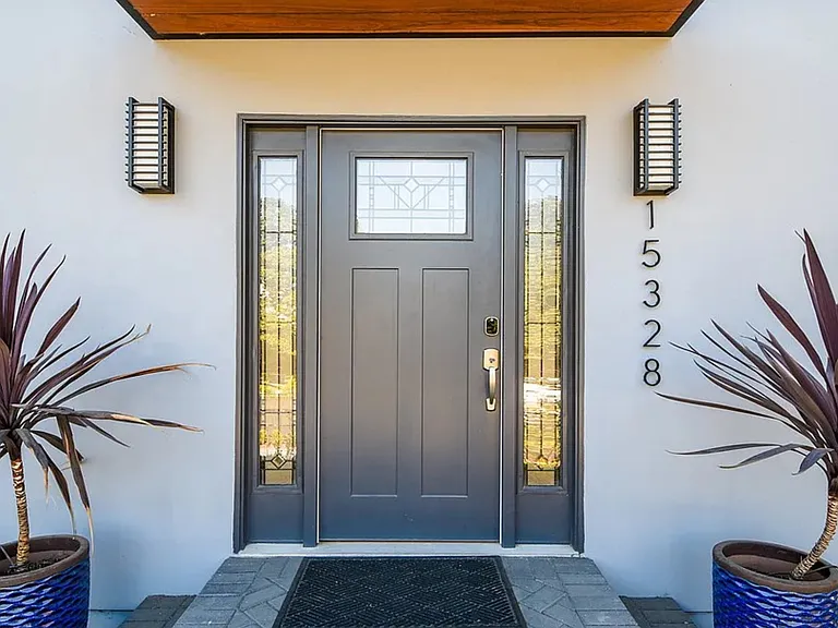 15328 Rayneta Dr — Photo 3