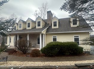2 Shepard Ct, Delaware Water Gap, PA 18327