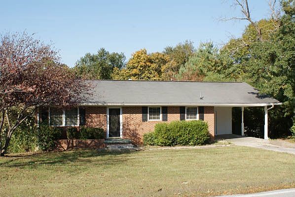 1st image of 418 NW Holly Dr