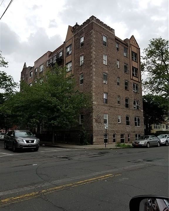 1st image of 2 Amsterdam Pl
