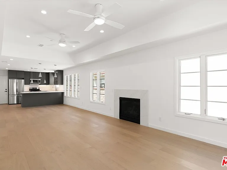 2316 Hill St — Photo 4