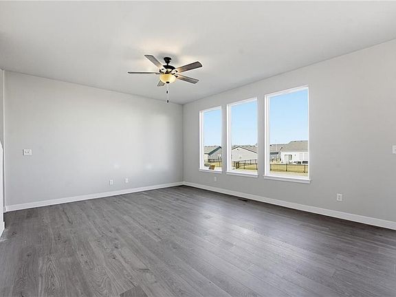 7th image of this home