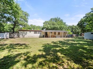 12109 Lunar Ln, Burleson, TX 76028