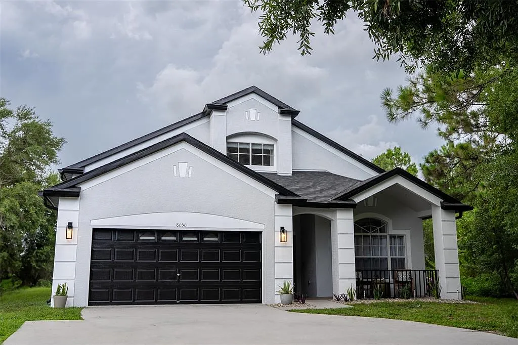4 bed, 2.5 bath, 2425 sqft, $3,100 — Photo 1