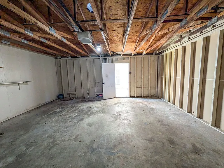 956 Sunmeadow Dr — Photo 17