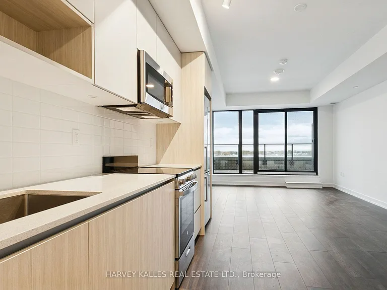 801 The Queensway #512 — Photo 12