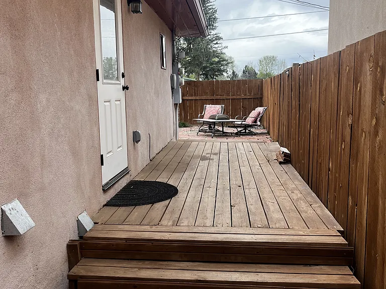 127 Oakley Ln — Photo 5