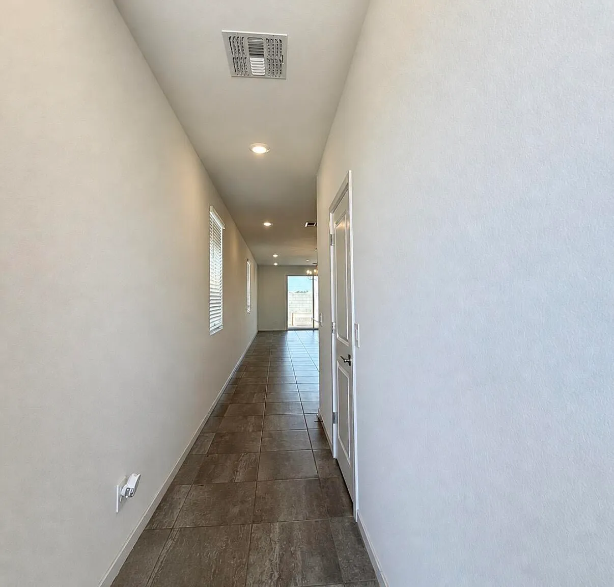 3 bed, 2.0 bath, 1574 sqft, $1,995 — Photo 3