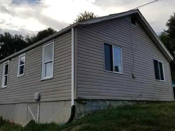 610 Old Airport Rd, Chilhowie, VA 24319