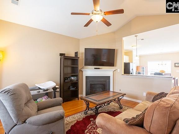 3rd image of 221 Windsor Trace Dr