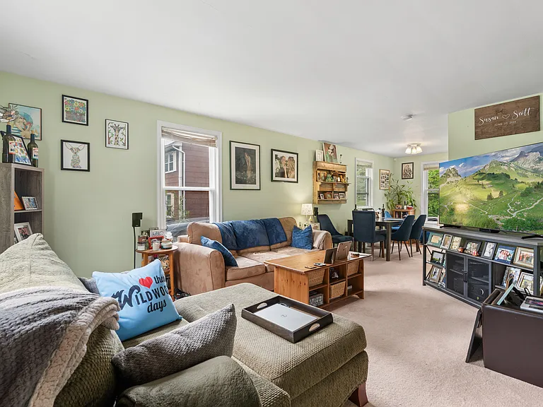 824 Pompton Ave — Photo 2