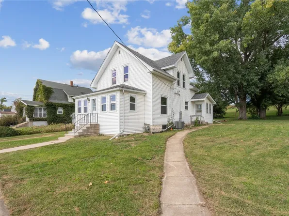 606 Evergreen St, Norway, IA 52318