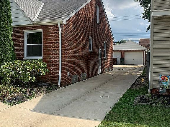 2nd image of 7815 Deerfield Dr