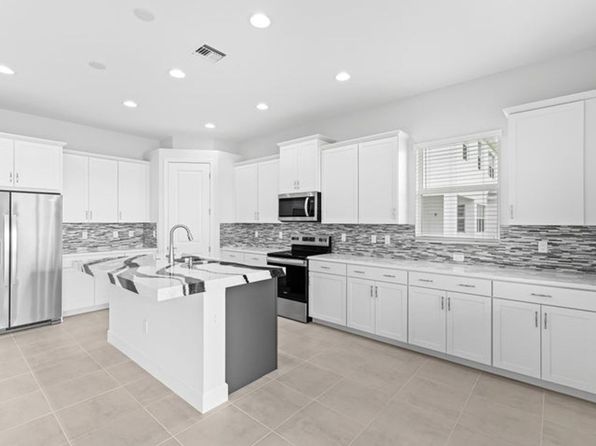 5709 Bristlecone Commoms