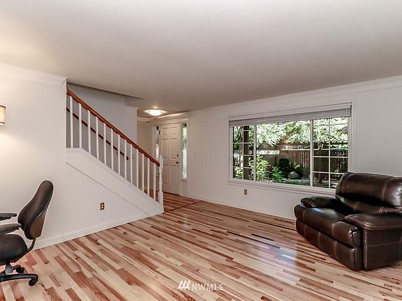 4th image of 16315 NE 104th St