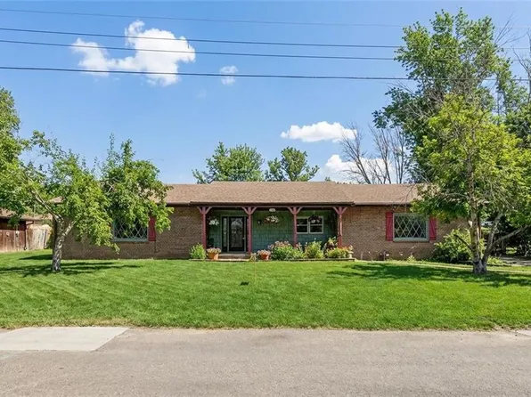 1907 Sun Valley Rd, Saint Joseph, MO 64507