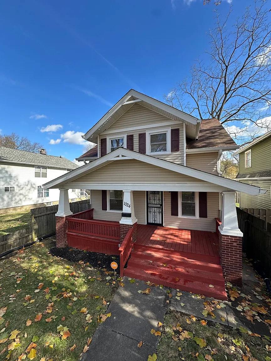 1024 Miller Ave photo 1