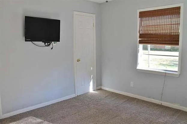 517 Burgett St — Photo 40