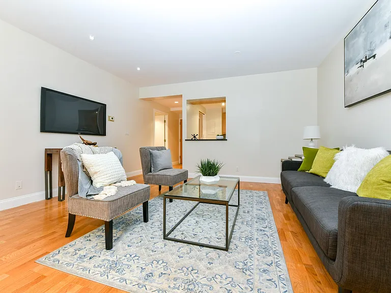 492 Beacon St #13 — Photo 8