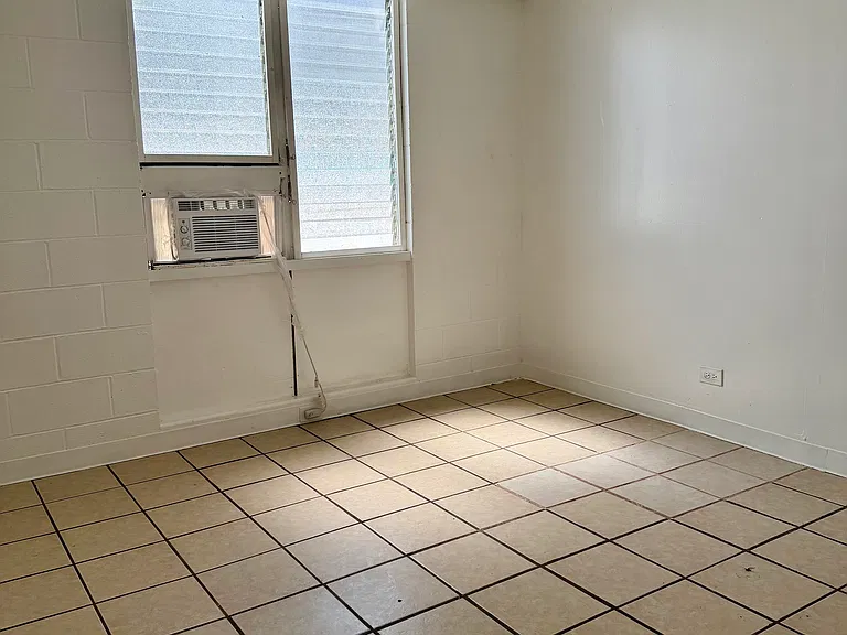 1096 S Beretania St #206 — Photo 9