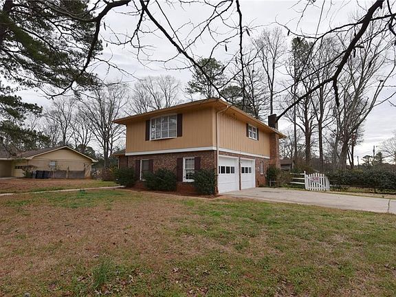 4th image of 2262 Plantation Ct