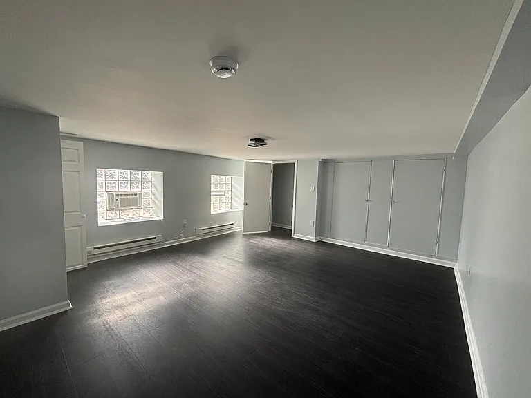 2431 Arunah Ave #B — Photo 15