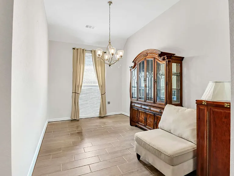 11006 Mill Park — Photo 15