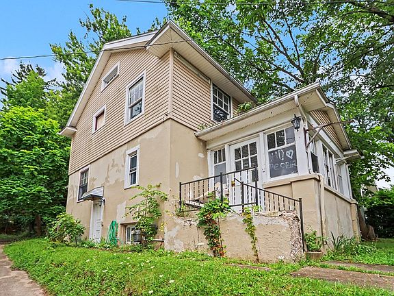 5th image of 158 Western Ave