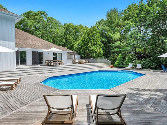 3rd image of 53 Whippoorwill Ln