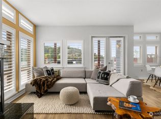 827 Hiawatha Pl #604, Seattle, WA