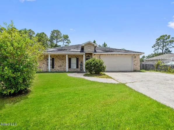 607 Hogan St, Waveland, MS 39576