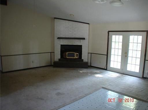2nd image of 1016 W School St