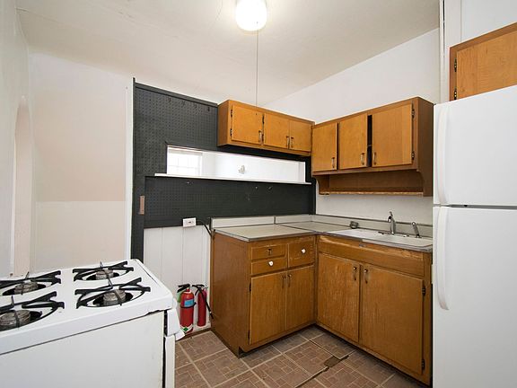 4th image of 402 S Race St #Dfa0c5910