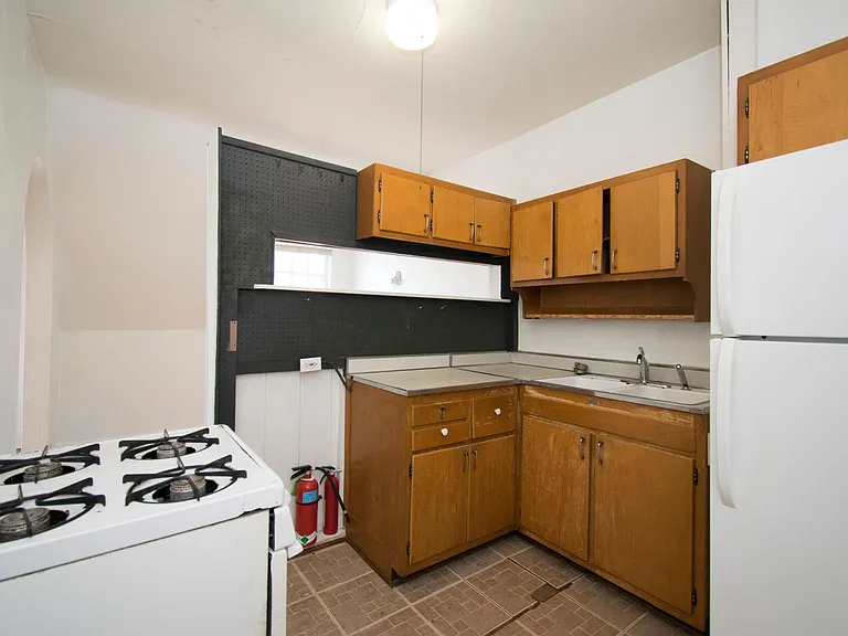 402 S Race St — Photo 12