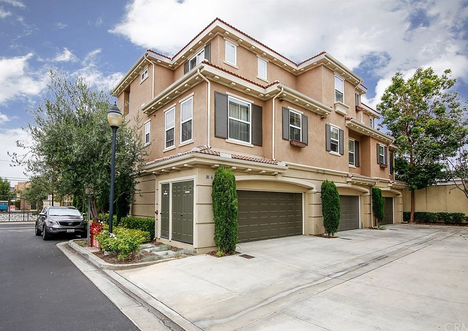 1st image of 10274 Corte Fina Ln