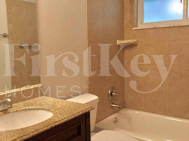 1222 Meadowbright Ln — Photo 11